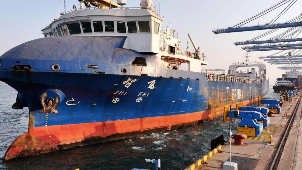 Tàu Trung Quốc Cập Bến Tự Động 30 Giây — Cảng Biển Bước Vào Kỷ Nguyên Mới